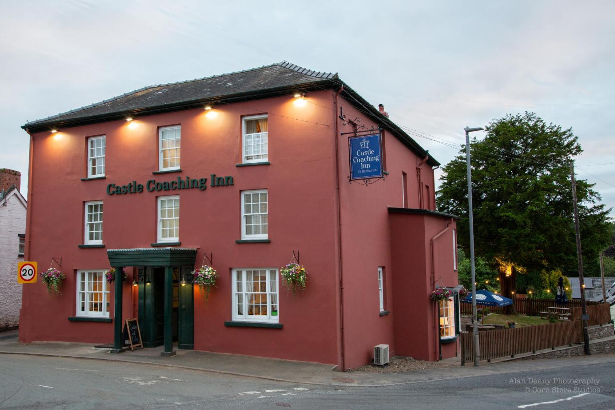 The Castle Coaching Inn Trecastle ภายนอก รูปภาพ